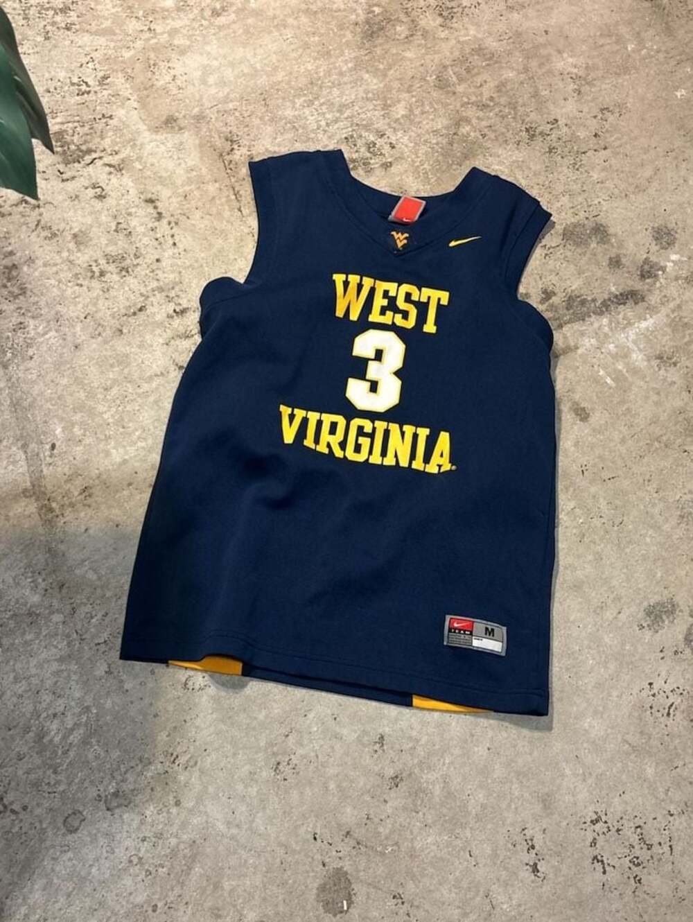 Nike West Virginia Mountaineers Basketball Jersey #3 Youth Size Medium